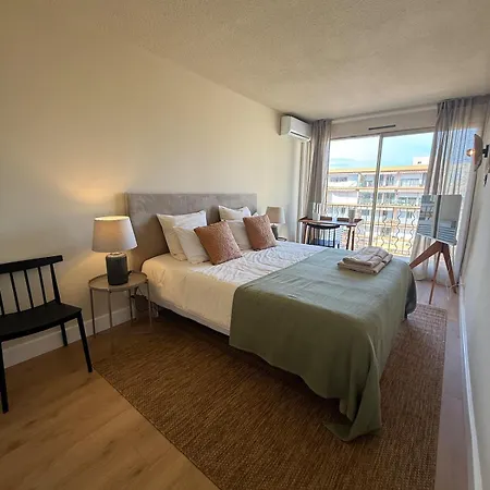 Апартаменти Elegant 3 Avec Parking Prive *