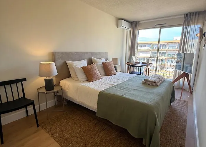 Апартаменти Elegant 3 Avec Parking Prive *